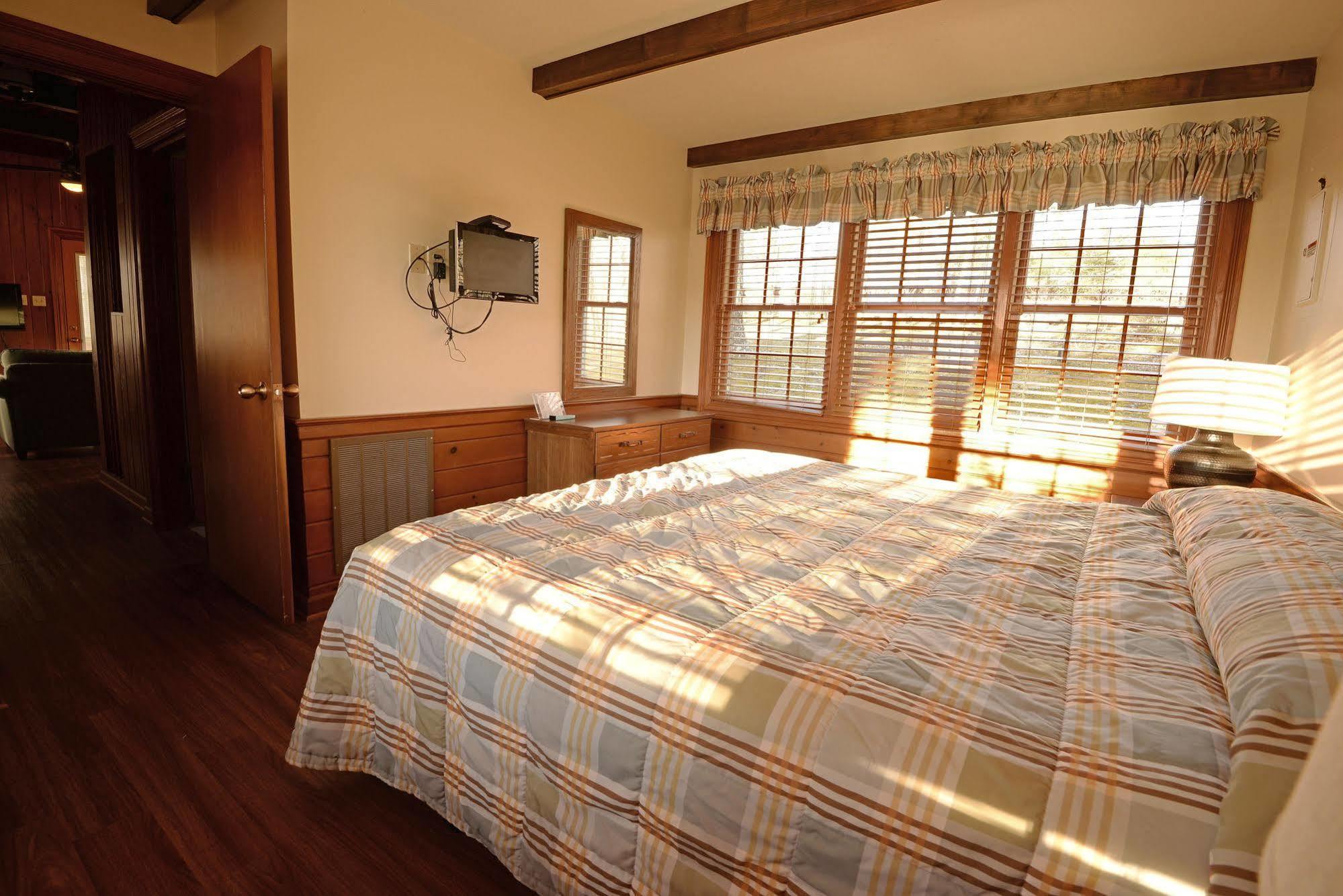 Lake Cumberland State Resort Park Jamestown Екстериор снимка