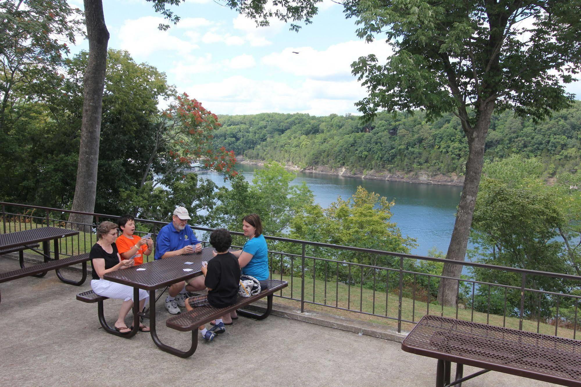Lake Cumberland State Resort Park Jamestown Екстериор снимка